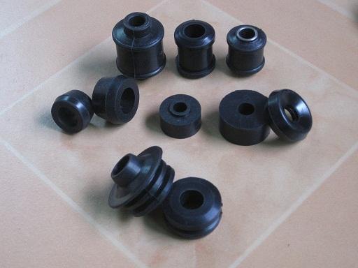 減震器制造痛點(diǎn)攻克，迪瓦橡膠隔離劑實(shí)現(xiàn)千次連續(xù)脫模